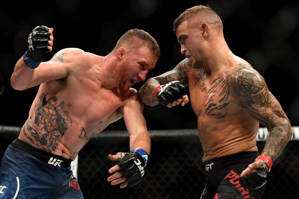 GLENDALE, AZ - APRIL 14: (RL) Dustin Poirier elbows Justin Gaethje in their lightweight match during the UFC Fight Night event at the Gila River Arena on April 14, 2018 in Glendale, Arizona.  (Photo by Jennifer Stewart/Getty Images)
