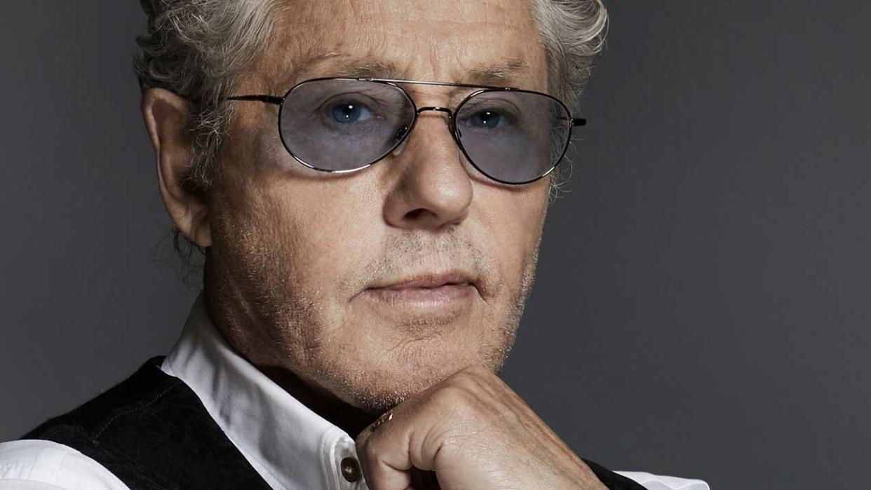  Roger Daltrey studio portrait. 