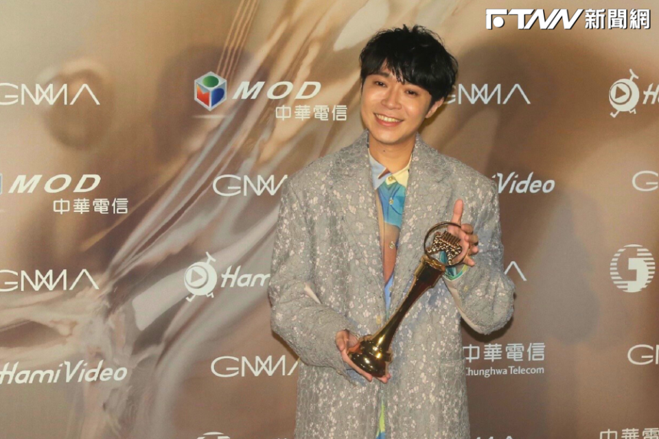 以《馬拉美的星期二》專輯入圍7項的吳青峰，最終獲得「年度專輯獎」。（圖／陳毅偉攝）