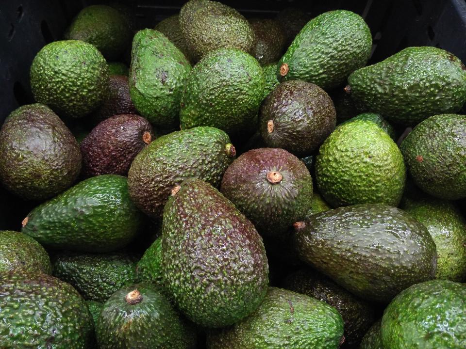 Avocados restlos verwerten: Ein Start-up nutzt die Kerne der Frucht für seine Produkte. (Symbolbild: Getty Images)