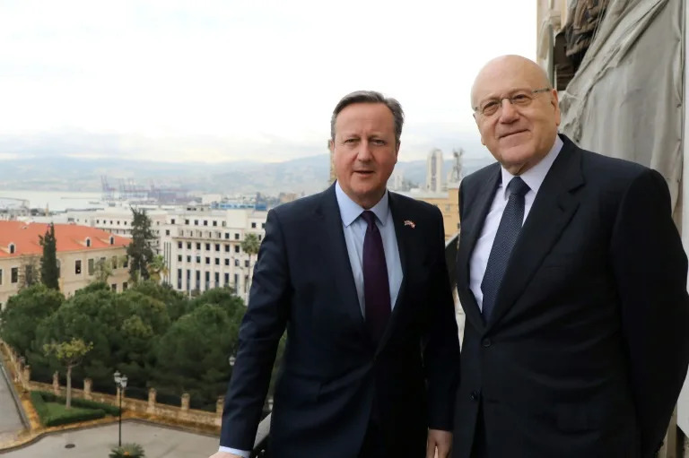 British foreign minister David Cameron met Lebanese prime minister Najib Mikati, the latest in a succession of visits by Western ministers to Beirut amid concern that the Gaza war could spark a wider conflict (-)