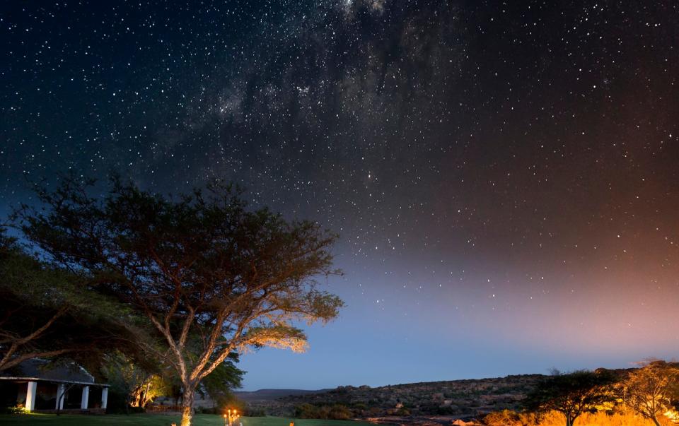 Dine under the stars at Bushmans Kloof - DOOKPHOTO