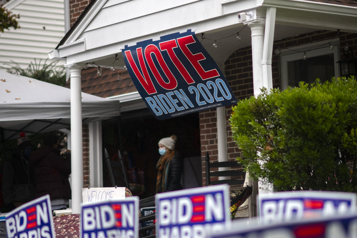 Biden campaign signs