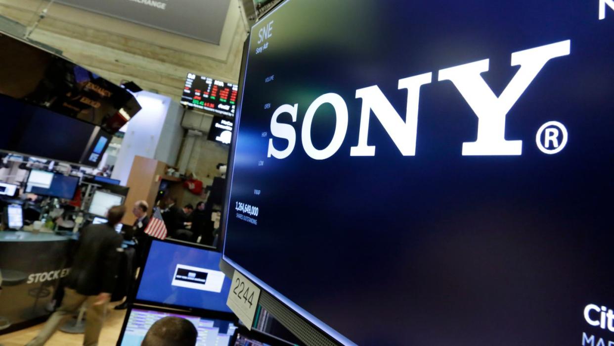 Das Logo von Sony ist auf dem Börsenparkett der New York Stock Exchange auf einem Bildschirm zu sehen.