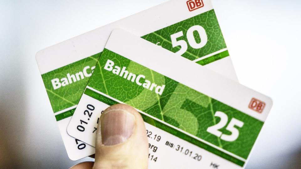 Die obersten Finanzbehörden der Länder haben zugestimmt, dass die Mehrwertsteuer-Senkung für Bahntickets auch für diese Bahncards gilt.