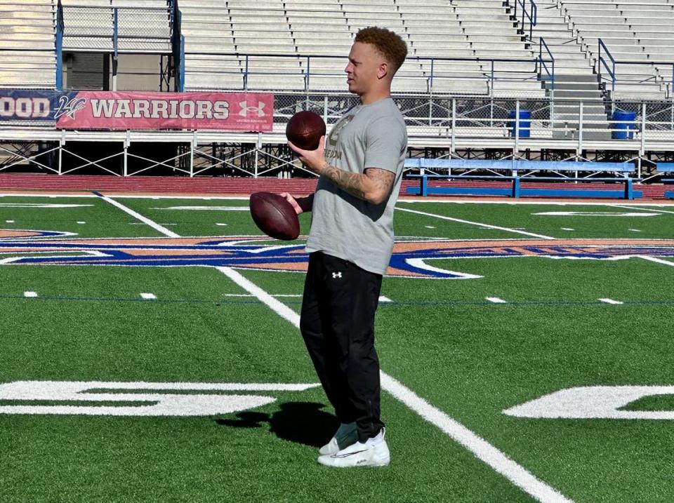 Spencer Rattler trains with his longtime QB coach Mike Giovando in Arizona in December.