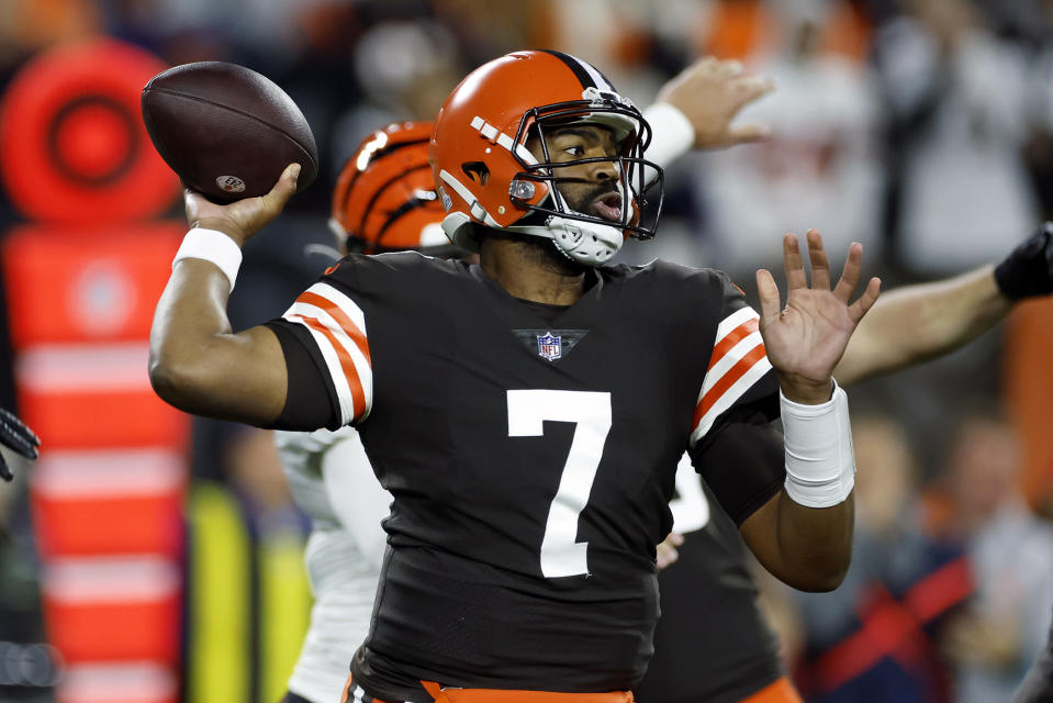 Cleveland Browns quarterback Jacoby Brissett (7) looks to throw a pass during the first half of an NFL football game against the Cincinnati Bengals in Cleveland, Monday, Oct. 31, 2022. (AP Photo/Ron Schwane)