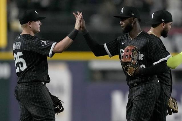 Uniforms worn for New York Yankees at Chicago White Sox on August