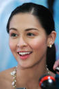Marian Rivera is one of the country’s leading actresses, but she certainly worked hard to reach where she is now. Before starring in GMA-7’s top primetime programs, she paid her dues in afternoon soaps such a “Kung Mamahalin Mo Lang Ako” and “Pinakamamahal,” co-starring Oyo Boy Sotto. She even played a mother role in 2007’s fantasy show “Super Twins.”