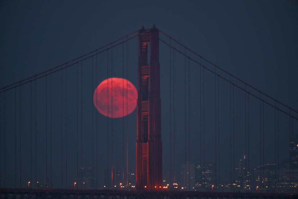 Photos from around the world of the super blue moon