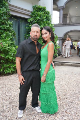 <p>Kike Flores @kikeflorescreator</p> Jorge Bernal y su esposa Karla B en ek cÃ³ctel de bienvenida de la boda de Carlos Adyan