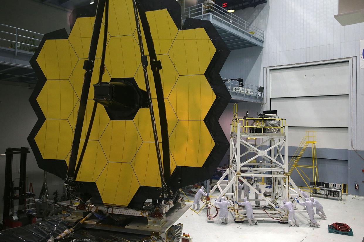 Engineers and technicians assemble the James Webb Space Telescope November 2, 2016 at NASA’s Goddard Space Flight Center in Greenbelt, Maryland (Getty Images)