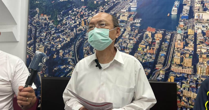 衛生局長吳澤誠回應，醫院有醫療專業判斷，會依個案狀況決定是否留院。（（圖／中國時報記者陳彩玲攝）