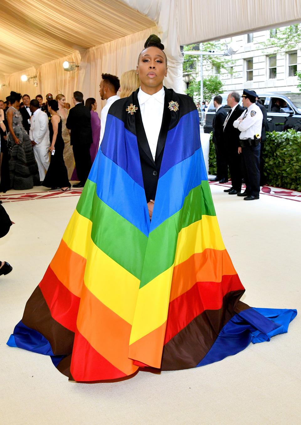 Everyone is showing up and showing out at this year's Met Gala 2018, including Lena Waithe, who wore a pride cape to the annual bash. Twitter's loving it.