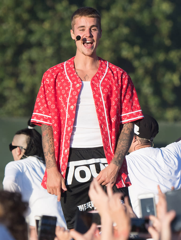 <p>Although he was feeling sick, Bieber persevered and performed at London’s Hyde Park. In fact, the <em>BBC</em> noted that he even <a rel="nofollow noopener" href="http://www.bbc.com/news/entertainment-arts-40478861" target="_blank" data-ylk="slk:showed up on time;elm:context_link;itc:0;sec:content-canvas" class="link ">showed up on time</a>! (Photo: Samir Hussein/Samir Hussein/Redferns) </p>