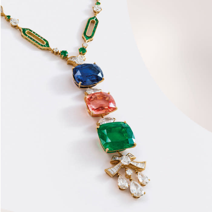 Collares y colgantes de diamantes y esmeraldas Bulgari