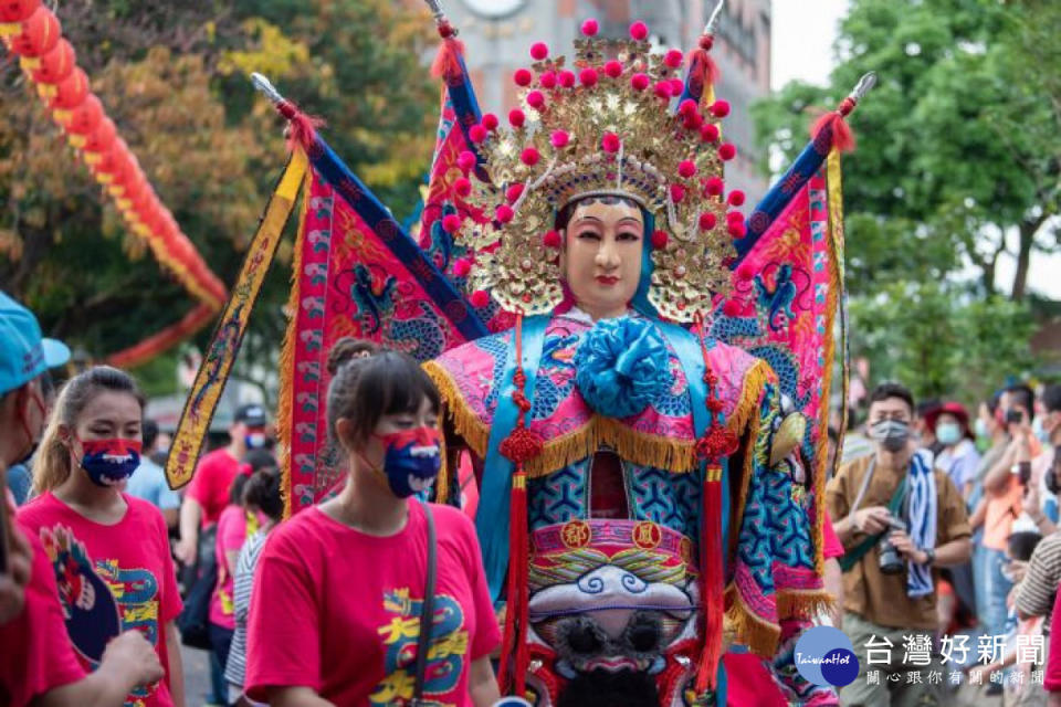 農曆六月廿四日大溪普濟堂關聖帝君聖誕慶典如同是大溪文化中的第二個過年。 