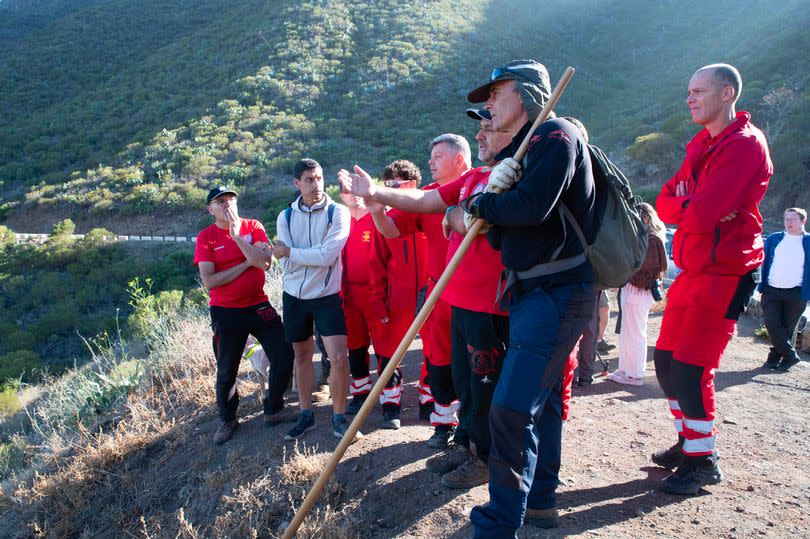 A big search is organised with police and volunteer search and rescue specialists