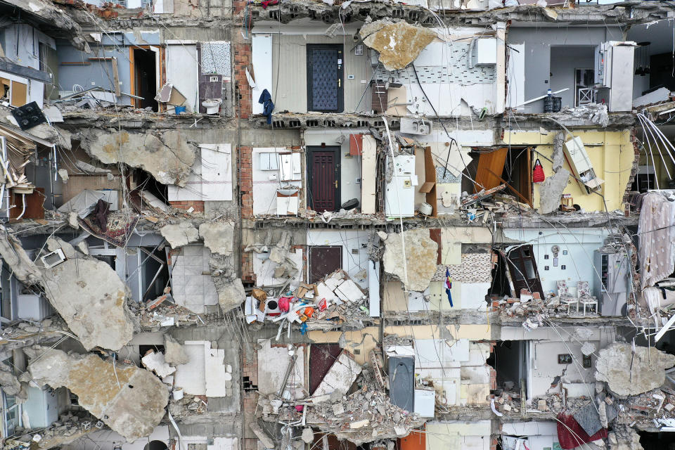 An aerial view of a damaged building after an earthquake in Adana, Turkey on Feb. 06, 2023.<span class="copyright">Oguz Yeter—Anadolu Agency/Getty Images</span>