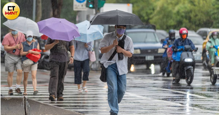 台灣水氣偏多，各地有降雨機率。（示意圖／焦正德攝影）