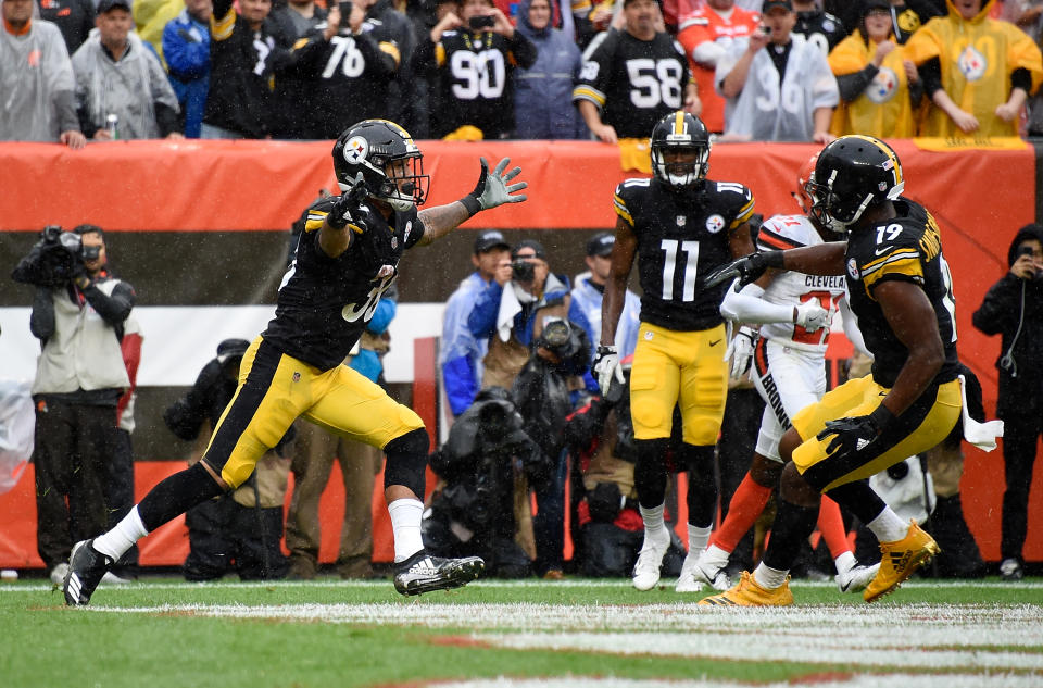 James Conner celebrates his first NFL touchdown with JuJu Smith-Schuster (Getty Images)