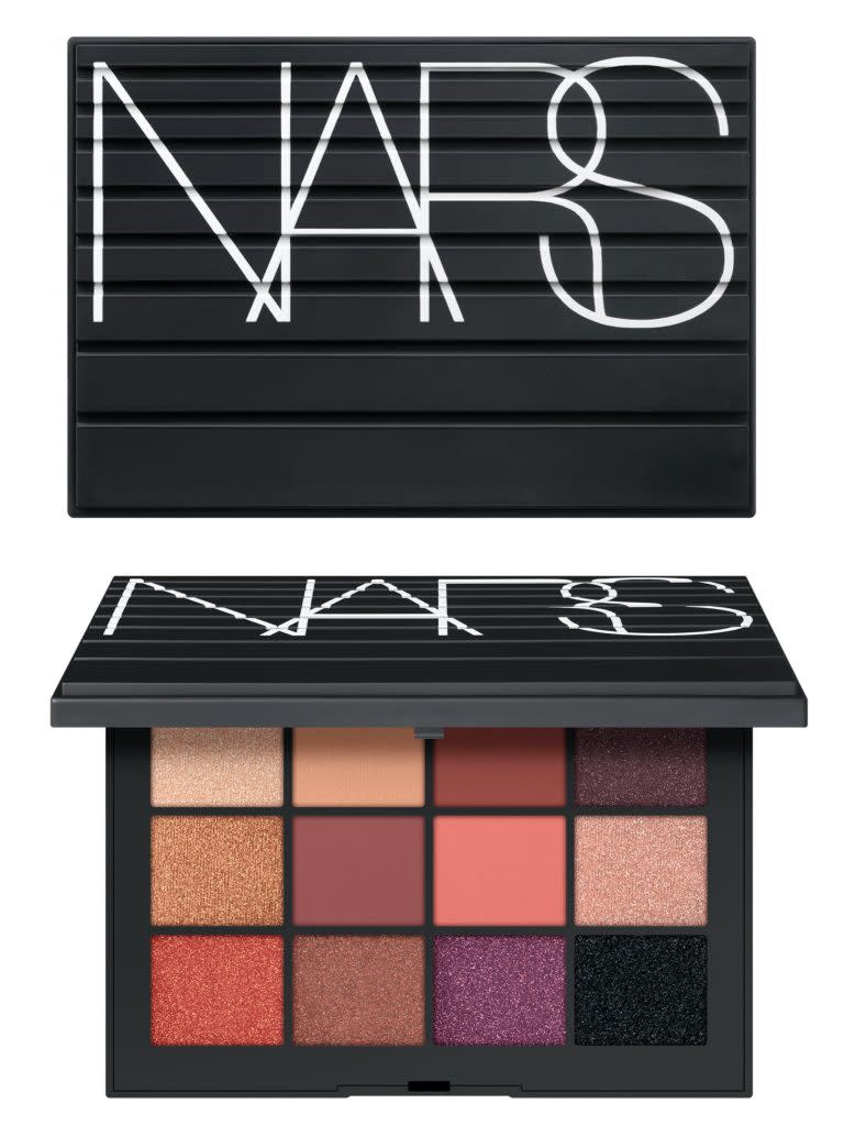 ▲NARS 黑潮狂熱12色眼彩盤 NT$2,300。（圖／NARS）