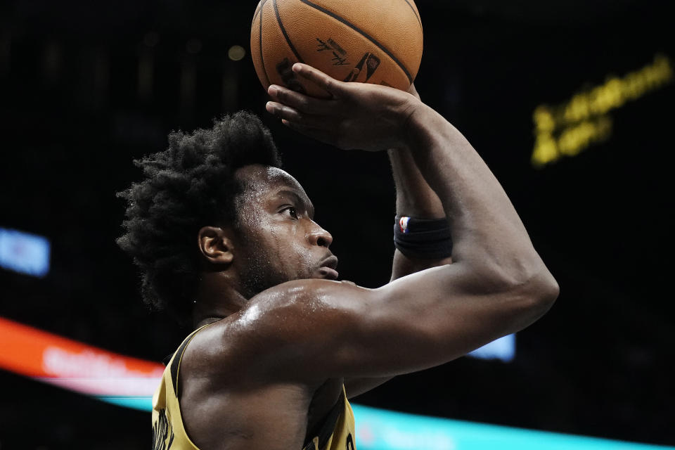 Toronto Raptors' O.G. Anunoby shoots against the Chicago Bulls during the second half of an NBA basketball In-Season Tournament game Friday, Nov. 24, 2023, in Toronto. (Frank Gunn/The Canadian Press via AP)