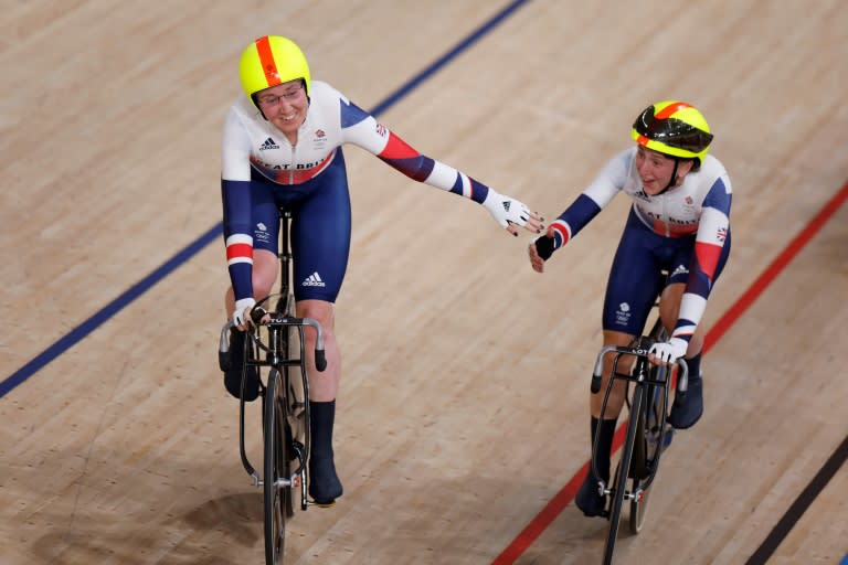 Britain's Katie Archibald (L) and Laura Kenny celebrate after winning the women's track cycling madison final at the Tokyo Olympics in 2021 (Odd ANDERSEN)