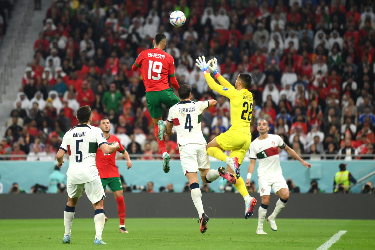 Youssef En-Nesyri hizo vibrar a Marruecos y a toda la Copa del Mundo tras anotar contra Portugal en cuartos de final de Qatar 2022 (Foto: David Ramos - FIFA/FIFA via Getty Images)