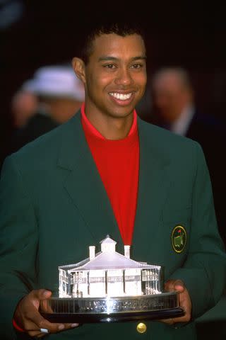 <p>David Cannon /Allsport via Getty</p> Tiger Woods in 1997