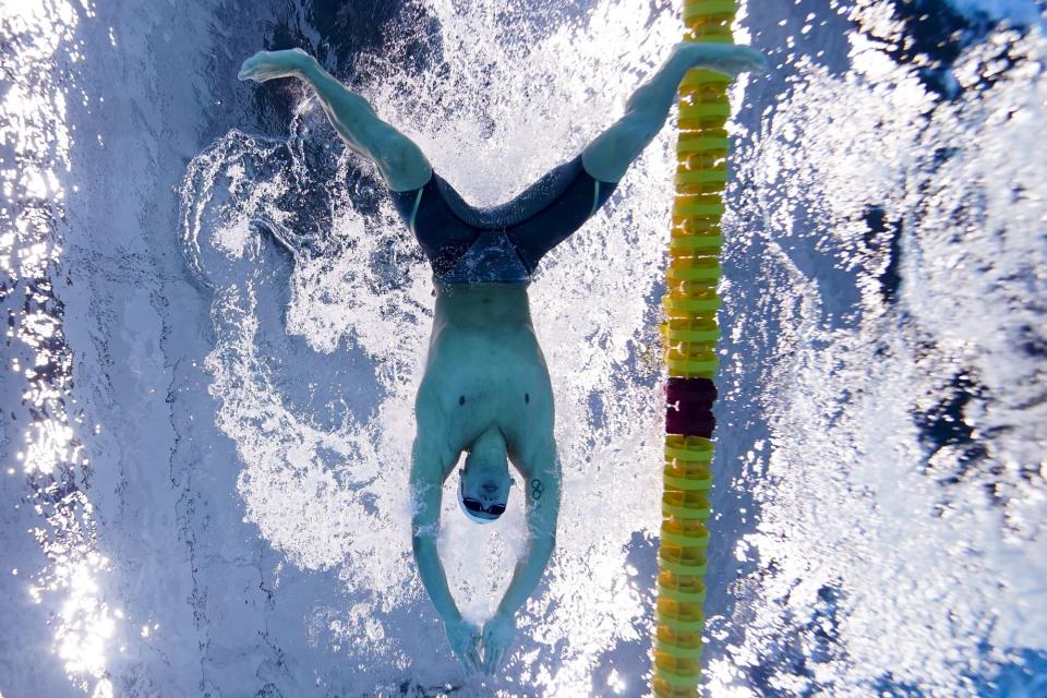 <p>Kalisz, of the United States, swims in the men's 200m individual medley semifinal.</p>