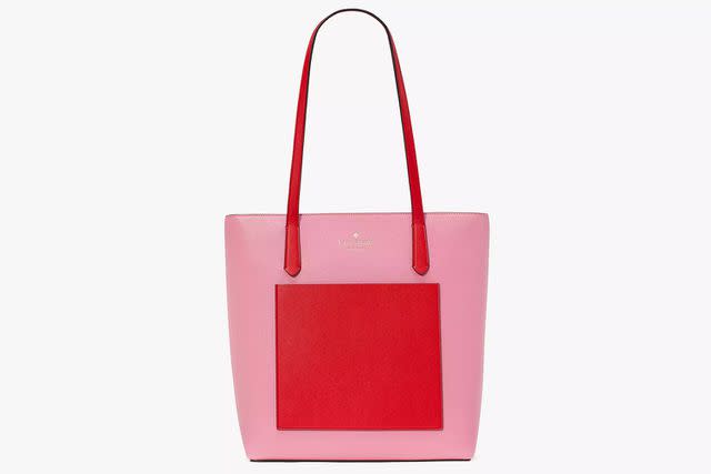 <p>Kate Spade Outlet</p>