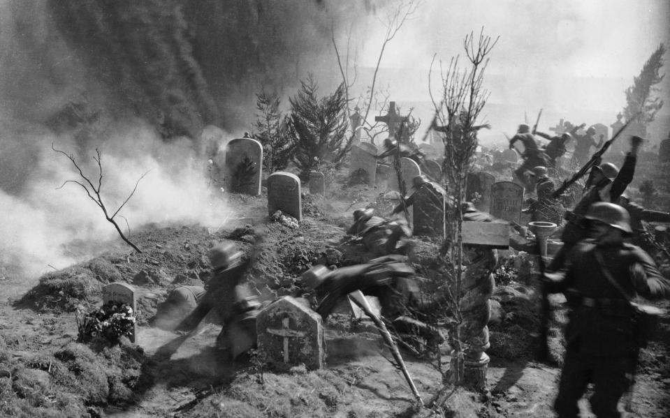 Bone-shaking accuracy: a battle scene from 1930's All Quiet on the Western Front - John Kobal Foundation/Getty Images