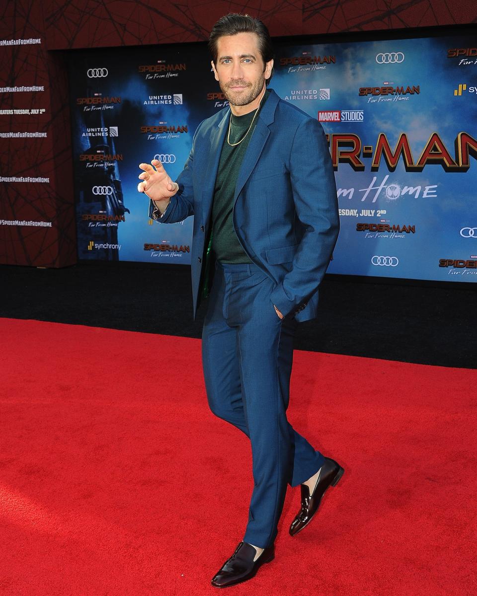 We support Jake Gyllenhaal's formal chain.