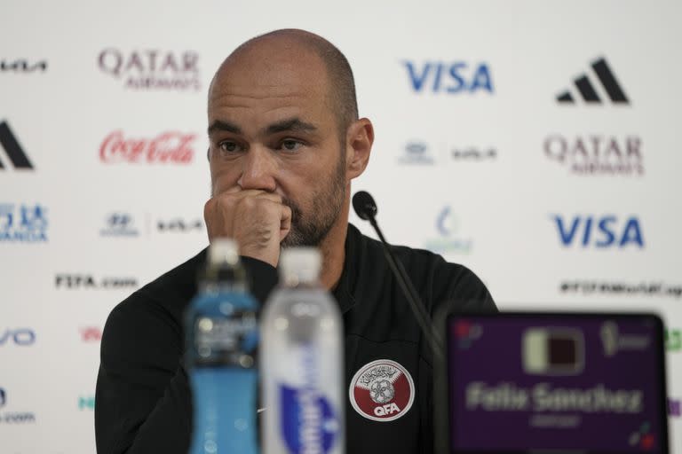 El técnico español de Qatar, Félix Sanchez, durante una rueda de prensa en Doha