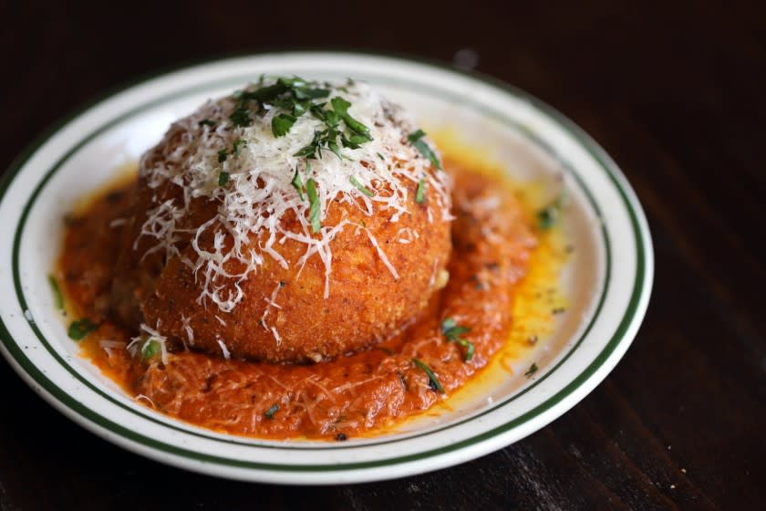 Expect arancini and seasonal small plates at Pasadena's new U Street Pizza.