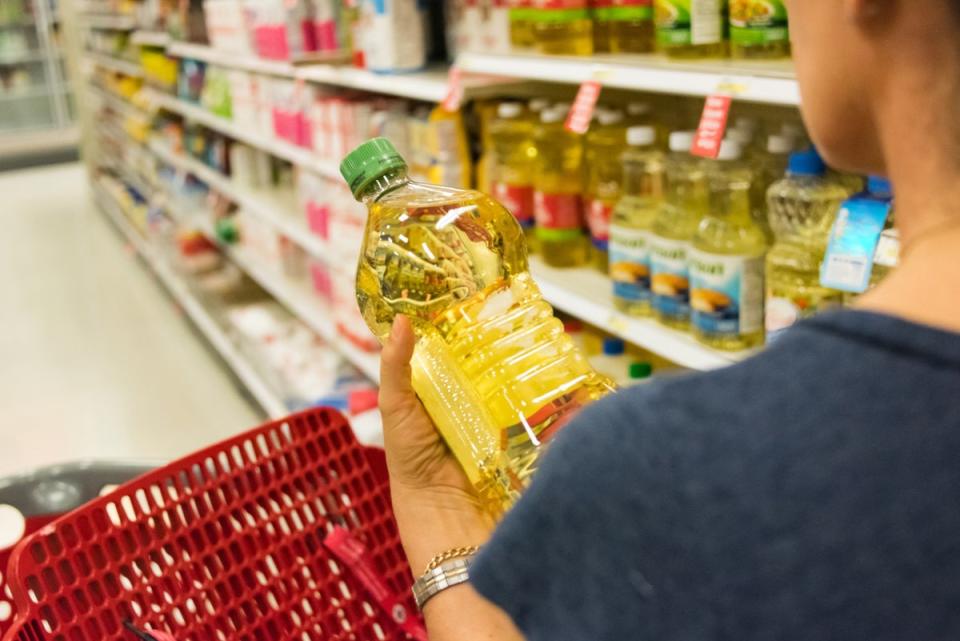 Some consumers are opting for alternative cooking oils amid the price hike (Getty Images/iStockphoto)
