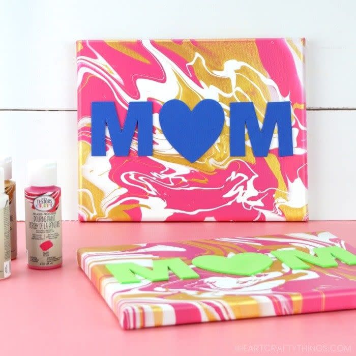 Mom Paint Pour