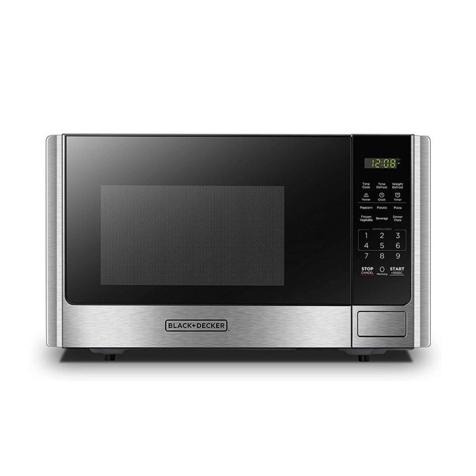 5) Black + Decker Digital Microwave Oven