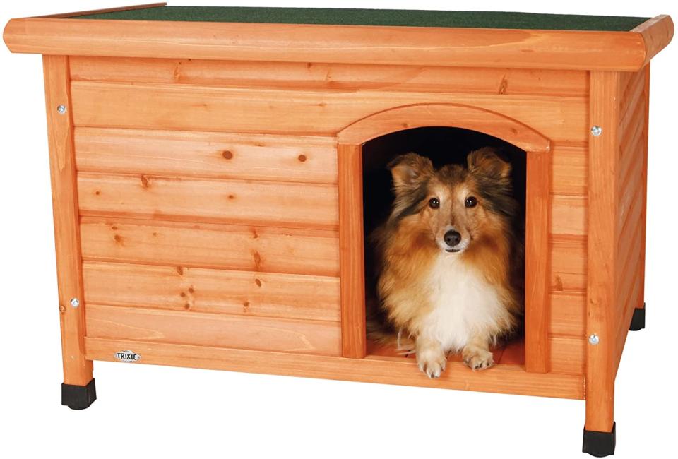 TRIXIE Natura Classic Outdoor Dog House