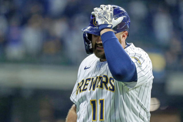 Brewers Take Lead in Wild Card - The New York Times