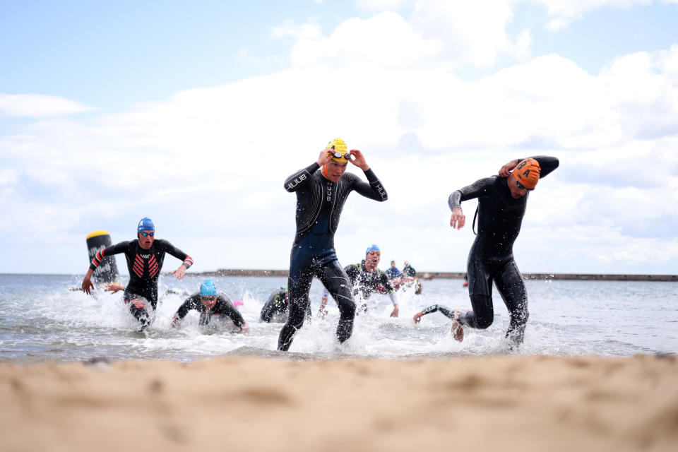 世界鐵人三項系列賽英國站賽事，上月30日在桑德蘭市羅克海灘（Roker beach）外海游泳項目後，至少有57名選手身體不適、腹瀉。