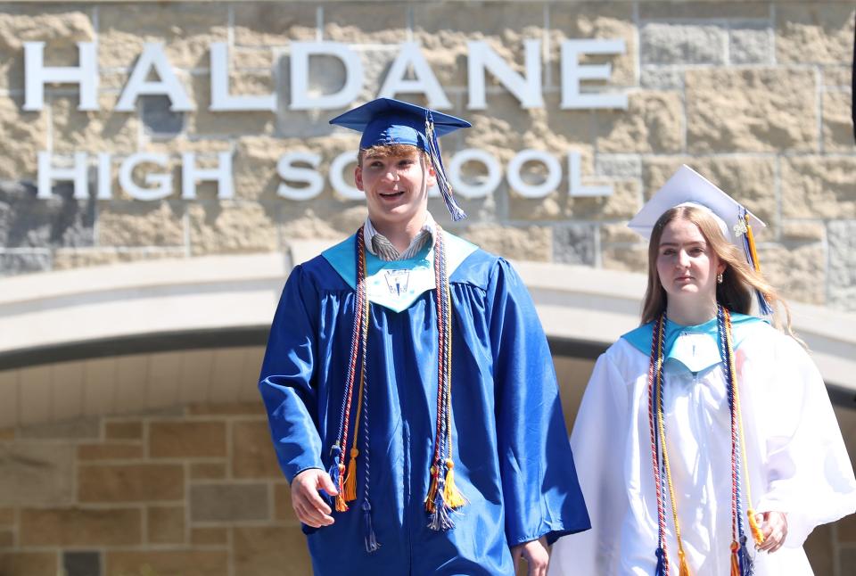 The Haldane High School Class of 2024 will begin at Haldane High School in Cold Spring on June 15, 2024.