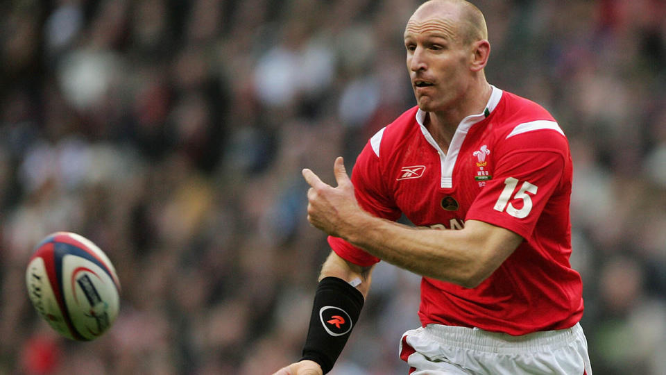 Gareth Thomas in 2006. (Photo by Mike Hewitt/Getty Images)