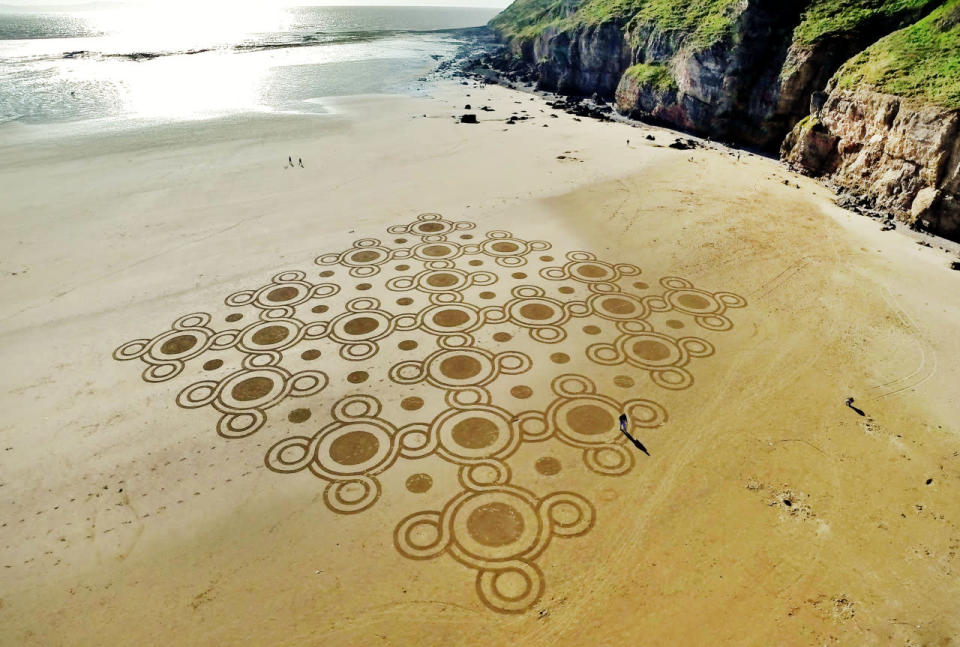 He normally works at Brean Down in Somerset, as the Bristol channel has one of the world’s largest tidal ranges and the rocky headland offers a 300ft view over the beach. 