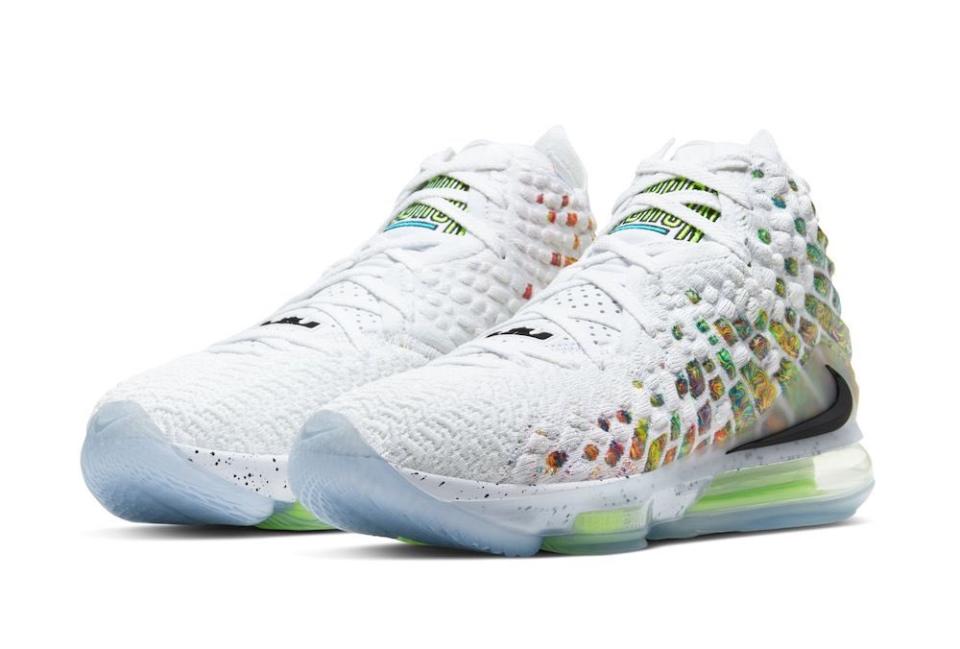 Nike LeBron 17 Command Force