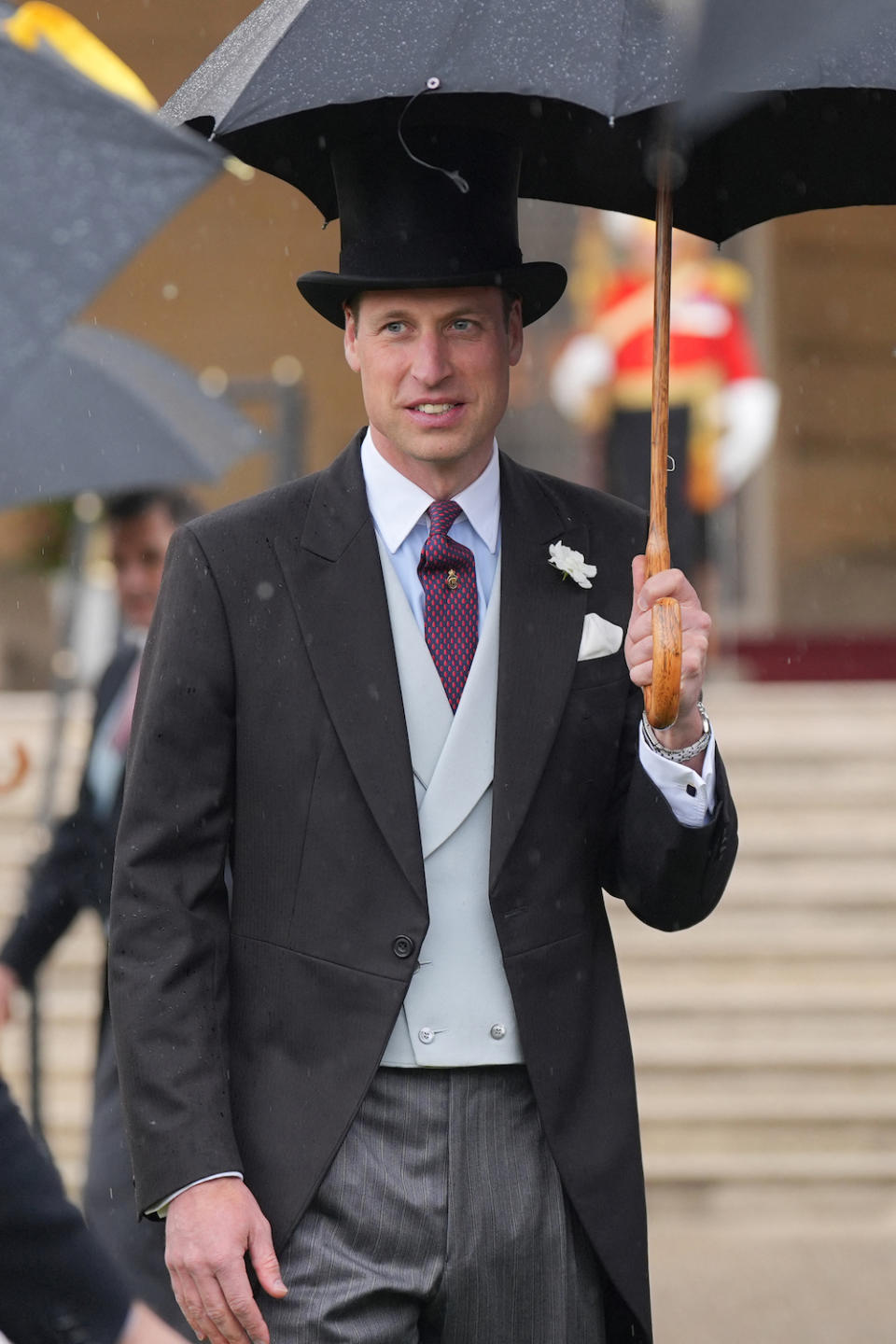 Le prince William lors d'une garden-party à Buckingham