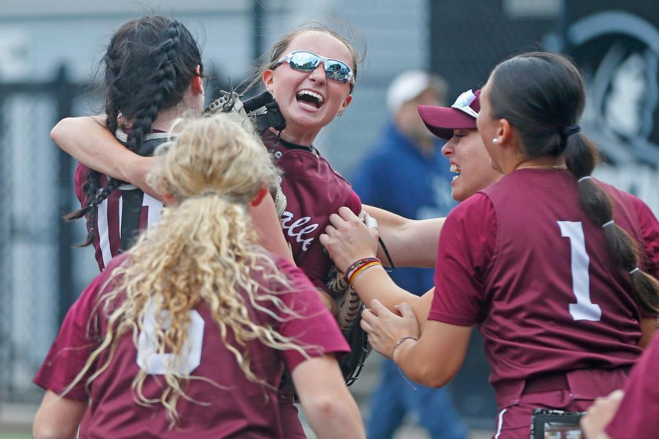 Returning a large portion of its lineup from last spring — including ace Hailey Vigneau — the La Salle softball team is the overwhelming favorite to win the title again this season.