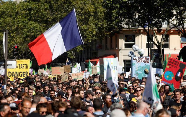 <p>Des exactions ont été commises par des "individus violents" de la mouvance black bloc au début de la Marche pour le climat à Paris, où 1.000 manifestants "radicaux" ont été signalés par la préfecture de police (PP).</p>