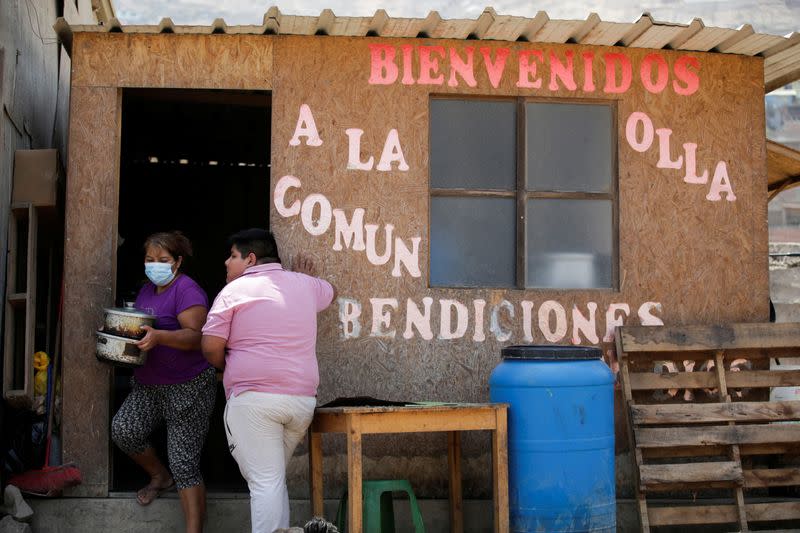 Soup kitchens on the outskirts of Lima struggle with inflation